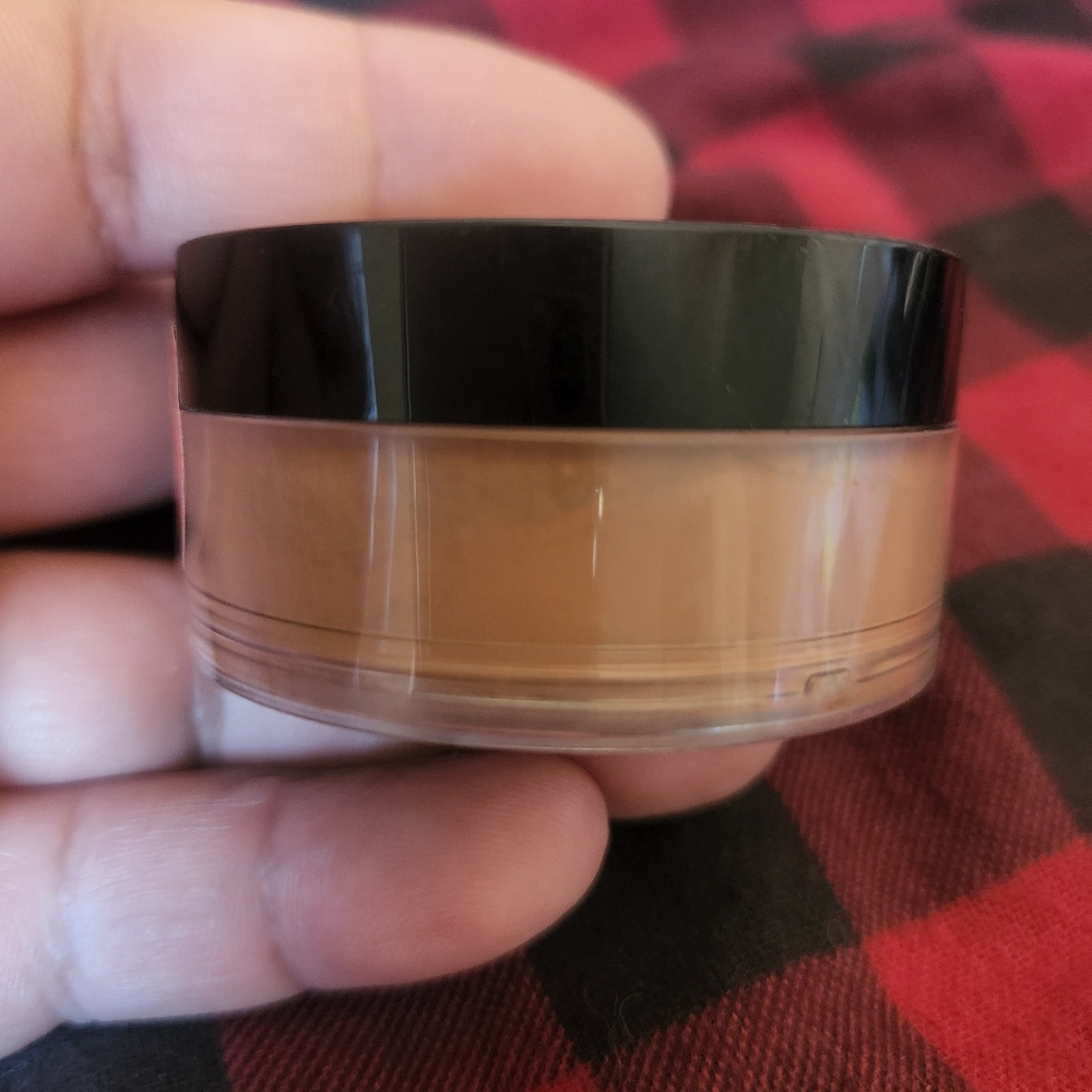 Loose setting powder